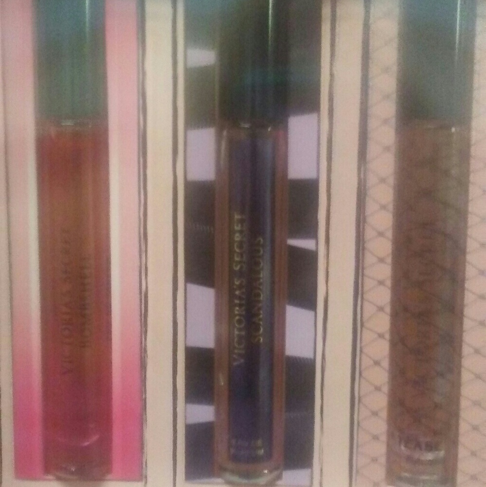 NIB Victoria's Secret Rollerball Perfume Set